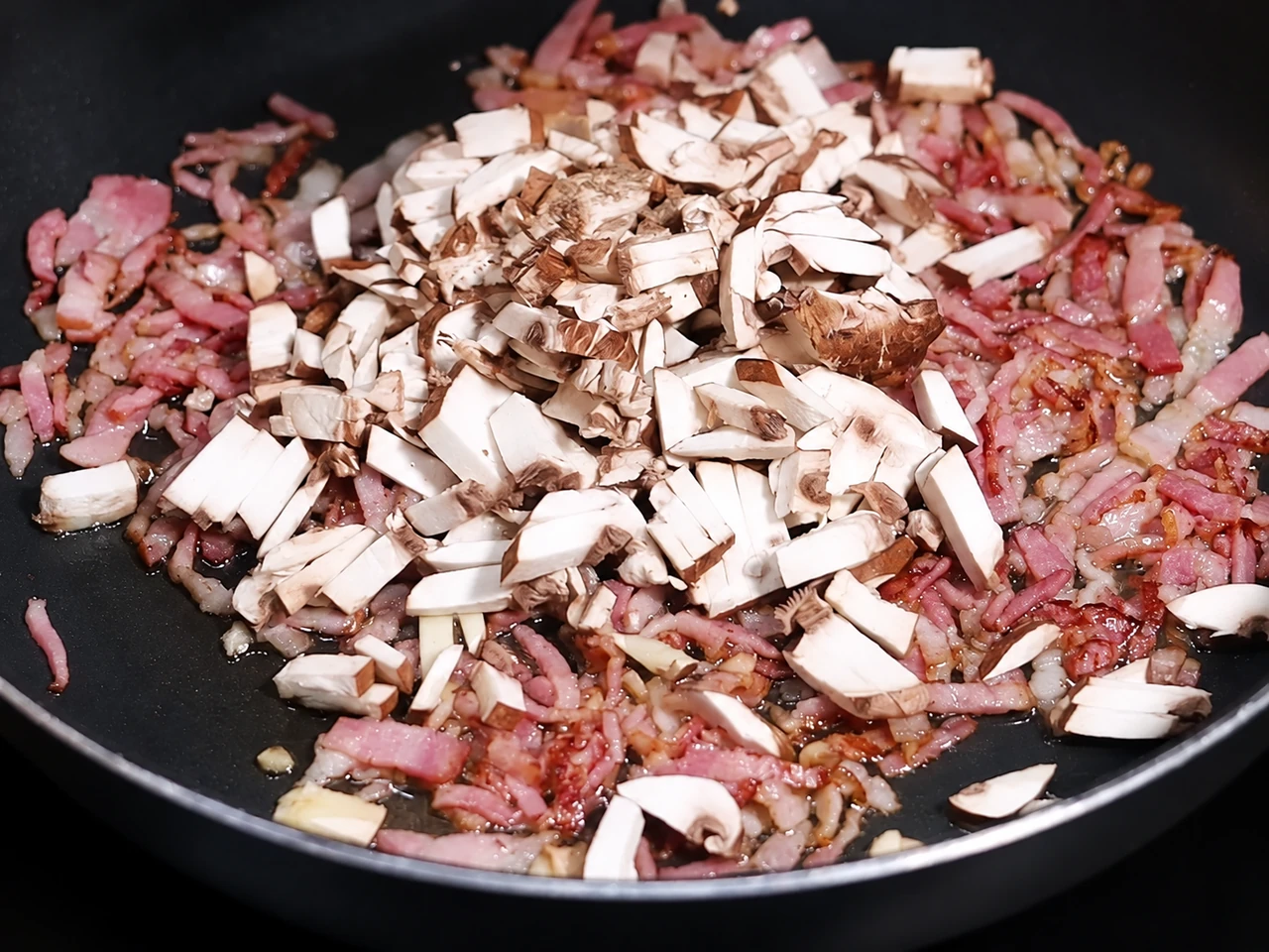 Paso 4 de Carbonara de Estudiantes