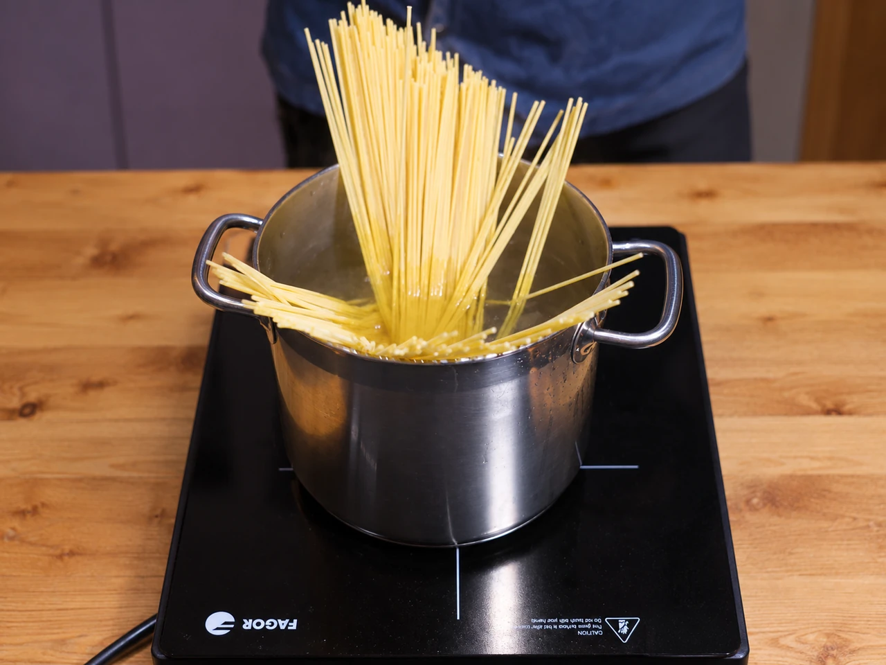 Paso 6 de Carbonara de Estudiantes
