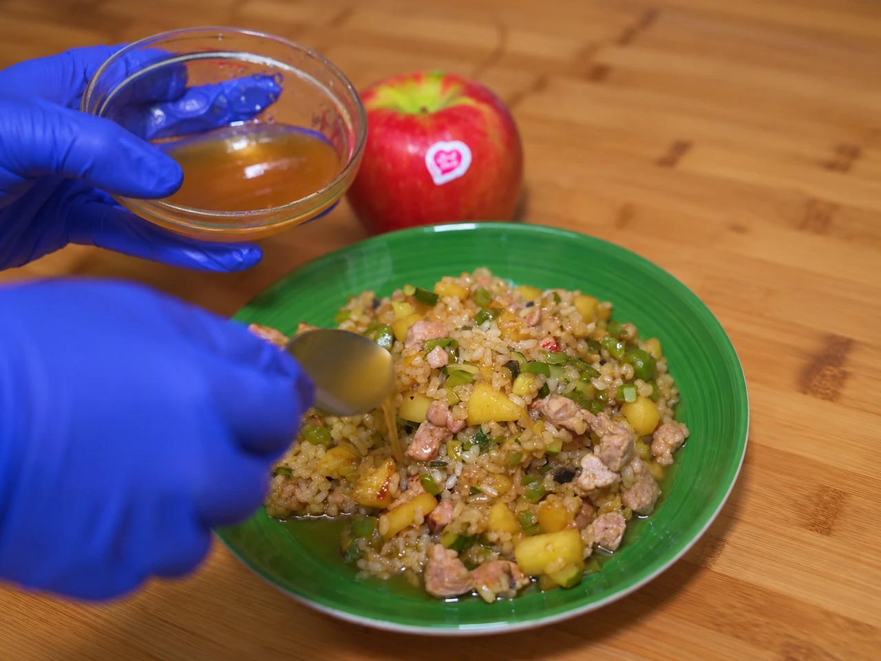 Paso 9 de Arroz con Manzana Pink Lady y Cerdo