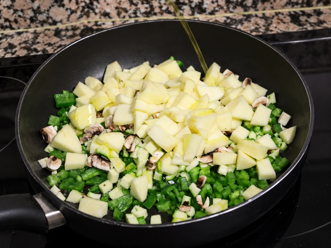 Paso 4 de Arroz con Manzana Pink Lady y Cerdo