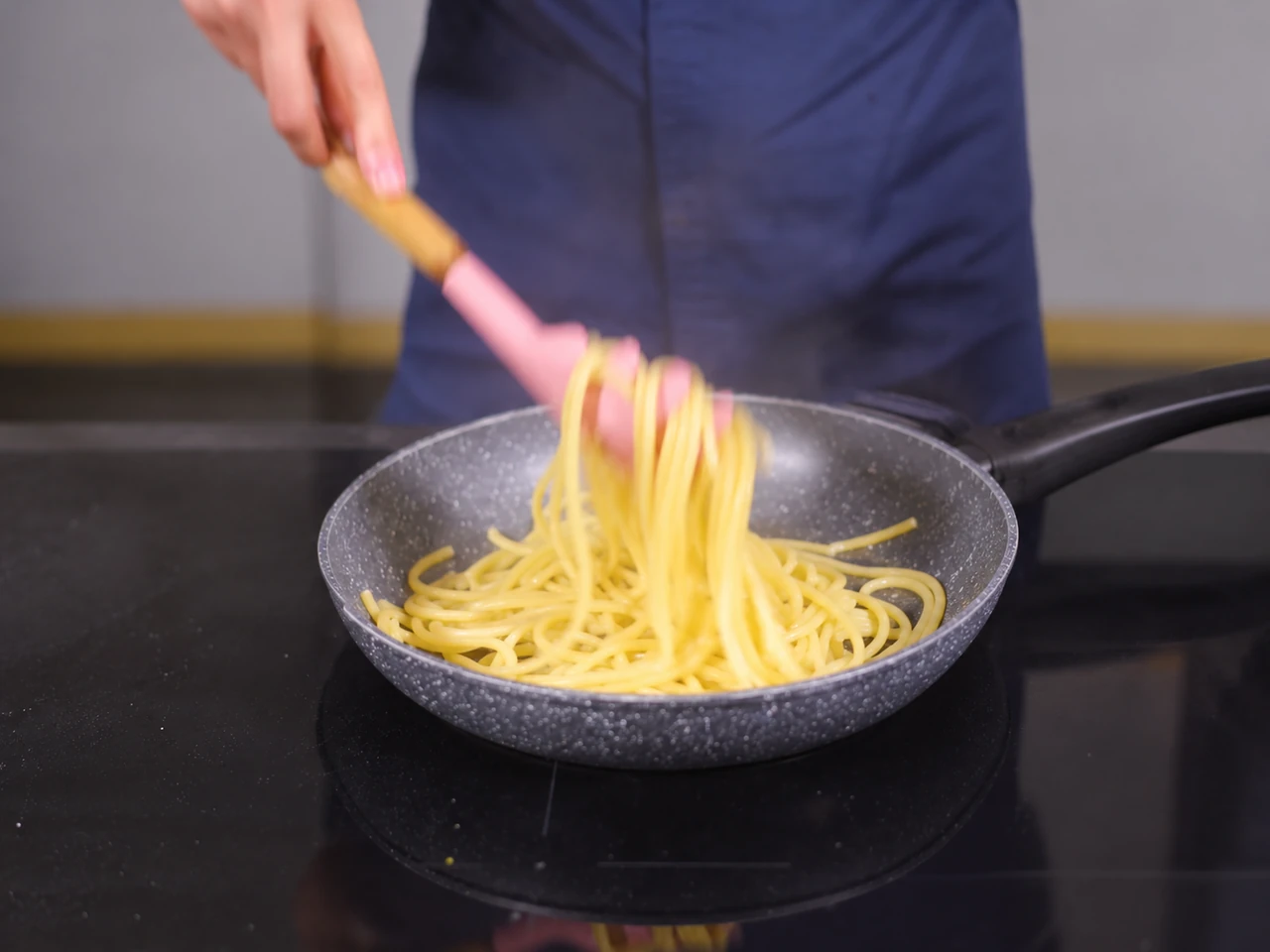 Paso 8 de Carbonara Italiana