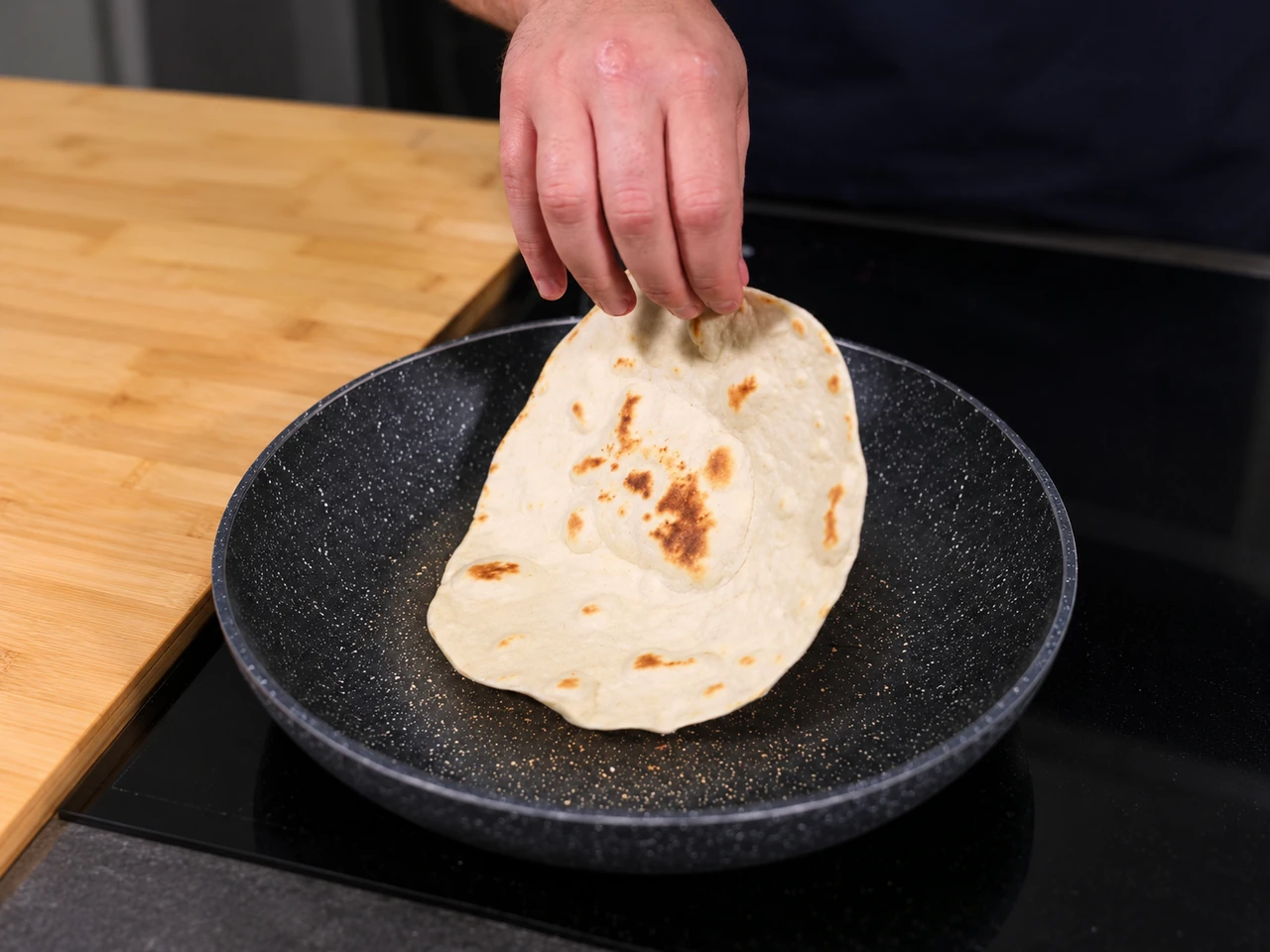 Paso 5 de Baleadas de Honduras