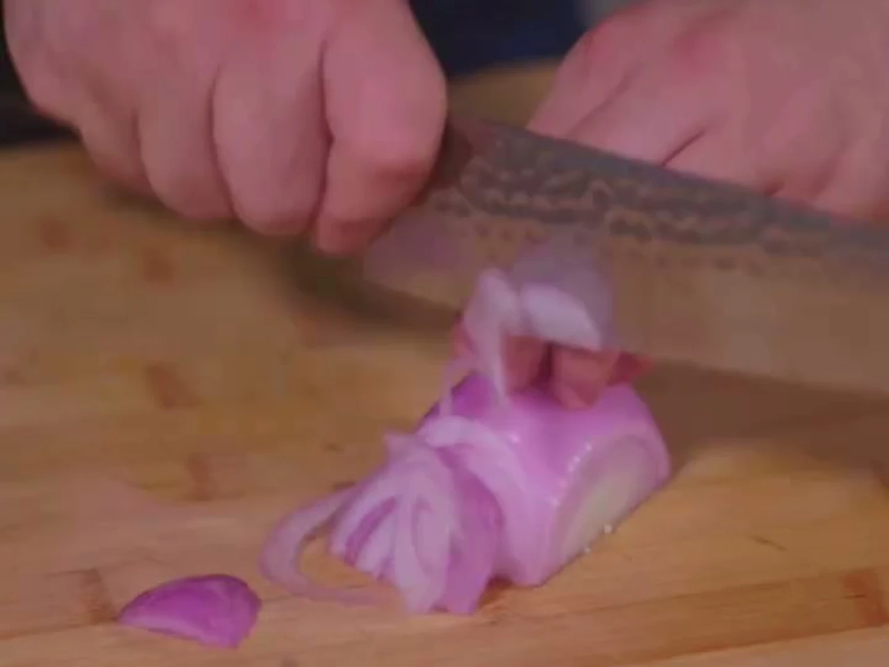 Paso 5 de Smørrebrød de Dinamarca con sardinas en escabeche
