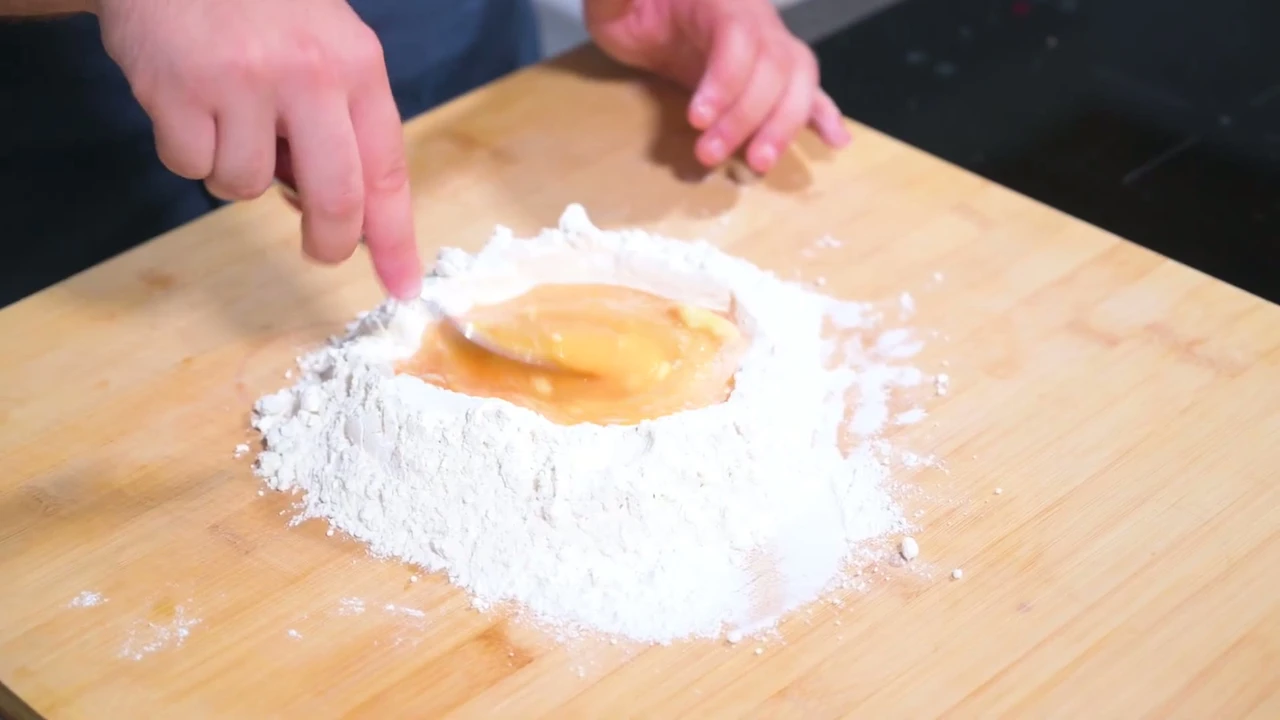 Paso 4 de Lasaña casera con pasta fresca y bechamel