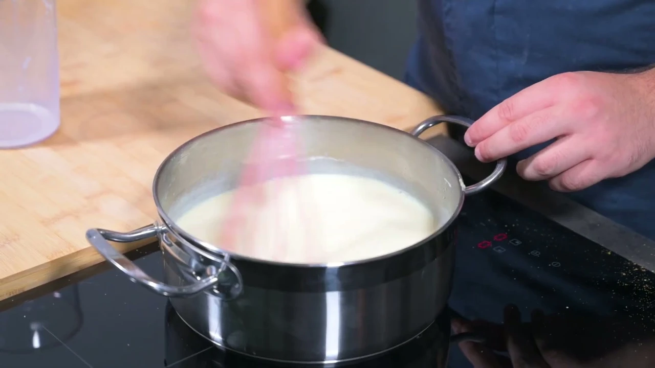Paso 7 de Lasaña casera con pasta fresca y bechamel